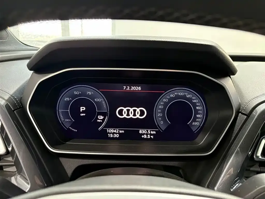 Audi Q4 e-tron — фото 6