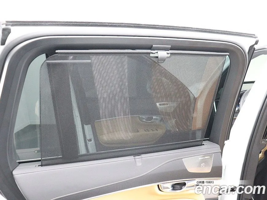 Volvo XC90 — фото 10