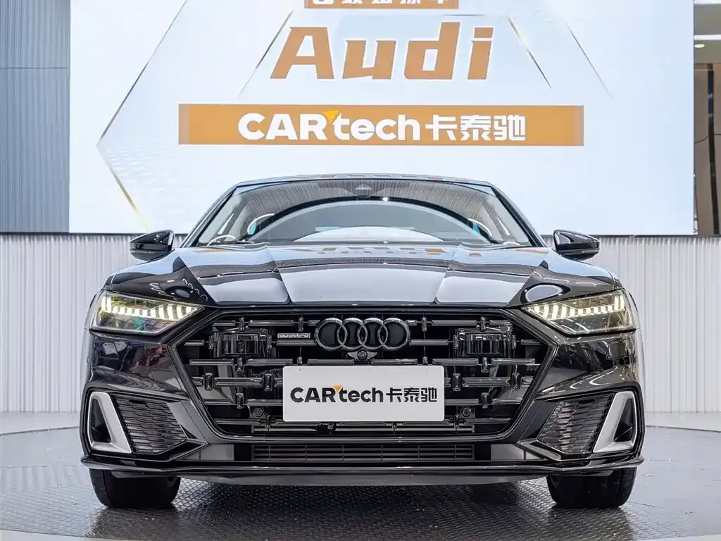 Audi A7L — фото 1