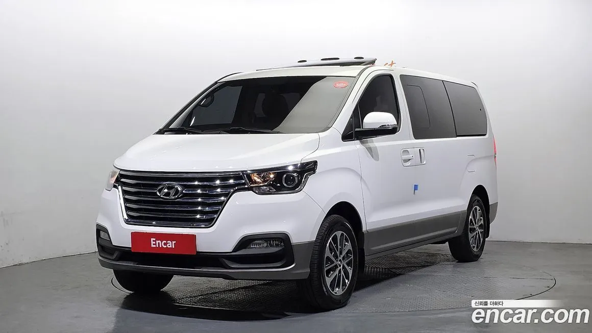 Hyundai Starex — фото 1