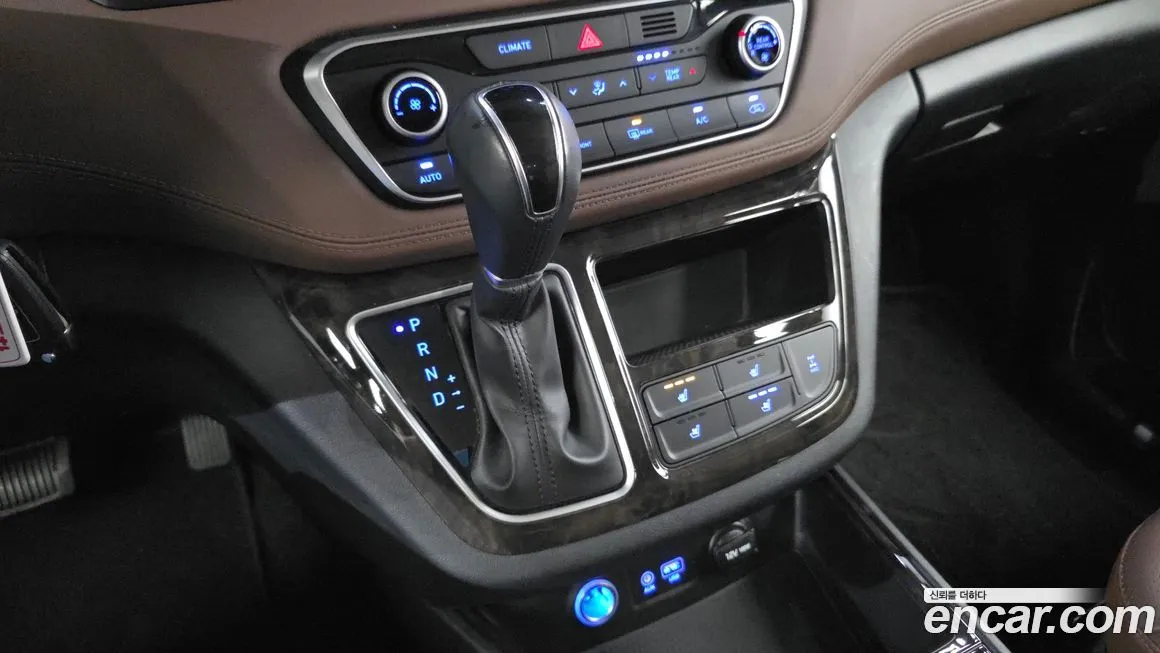 Hyundai Starex — фото 10