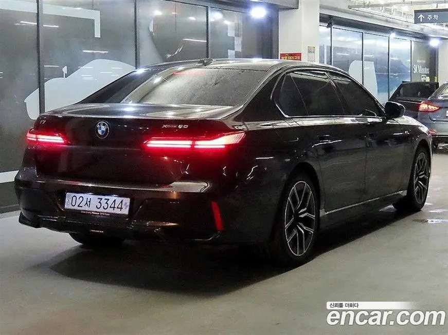 BMW i7 — фото 10