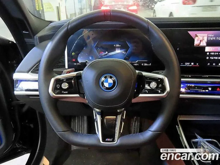 BMW i7 — фото 8