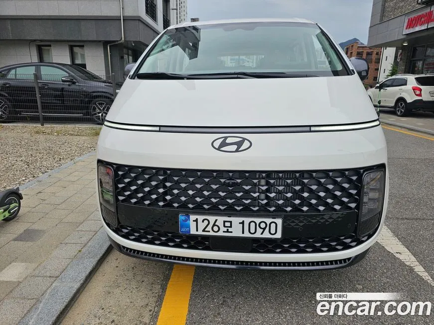 Hyundai Staria — фото 1