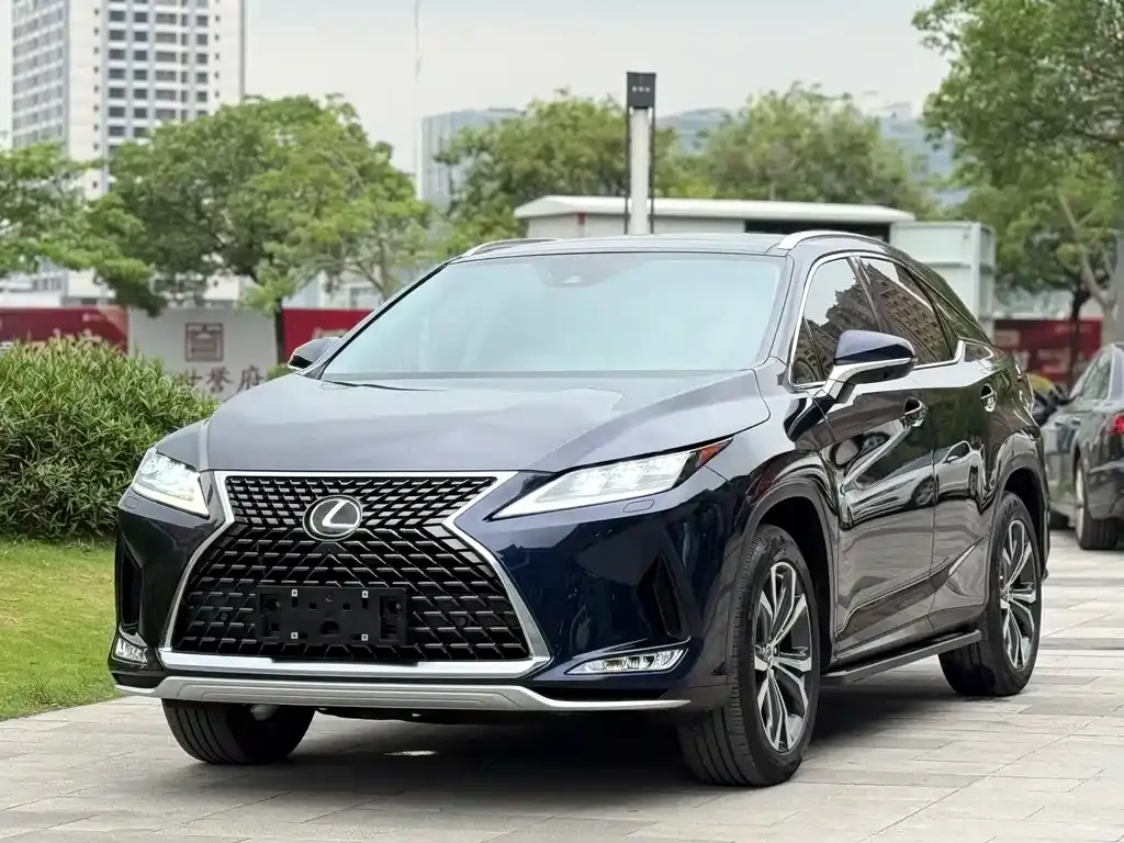 Lexus RX — фото 1