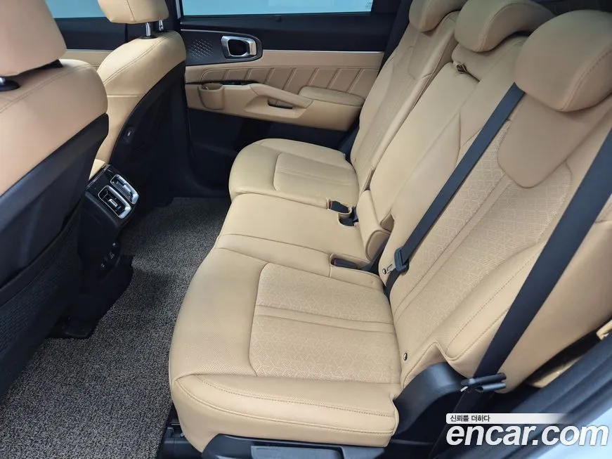 Kia Sorento — фото 7