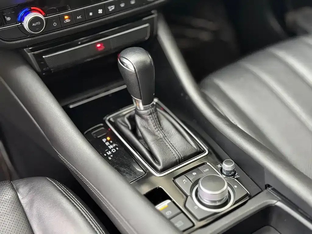 Mazda Atenza — фото 10