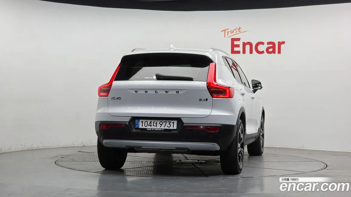 Volvo XC40 — фото 3