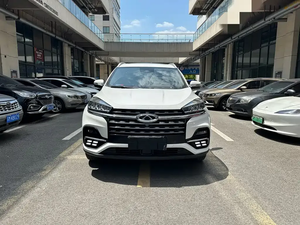 Chery Tiggo 8 — фото 10