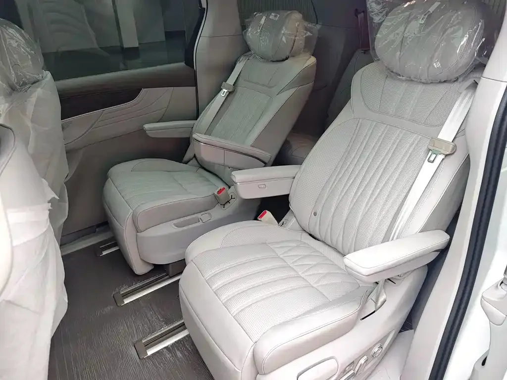 Roewe iMAX8 New Energy — фото 8