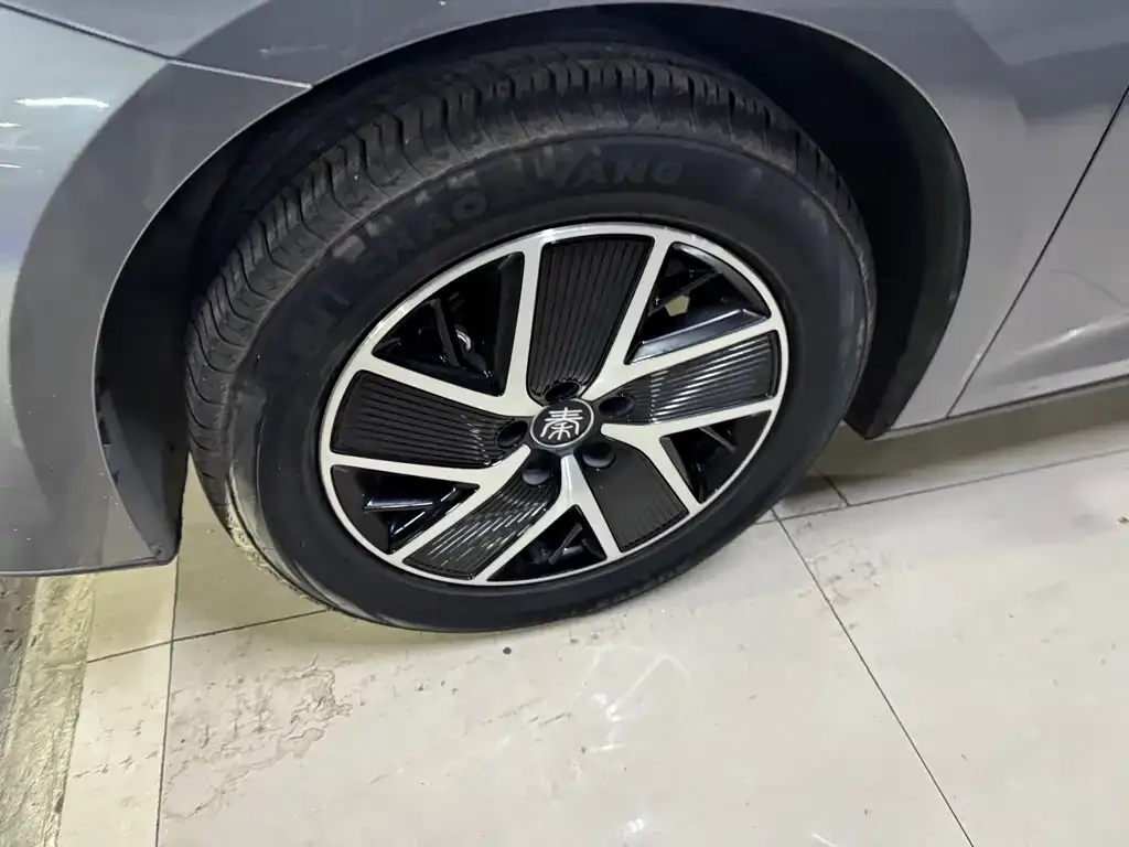 BYD Qin L — фото 6