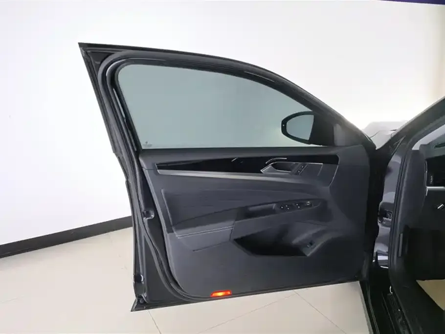 Volkswagen Passat — фото 9