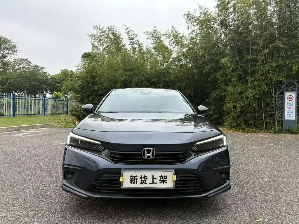 Honda Civic — фото 1