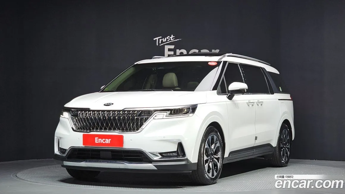 Kia Carnival — фото 1