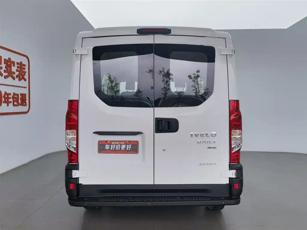 IVECO Ousheng — фото 10