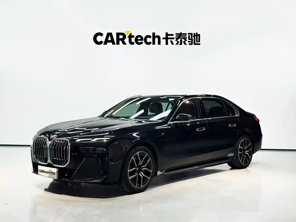 BMW i7 — фото 1