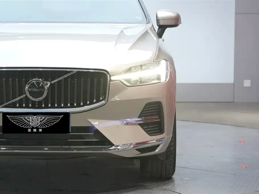 Volvo XC60 — фото 3