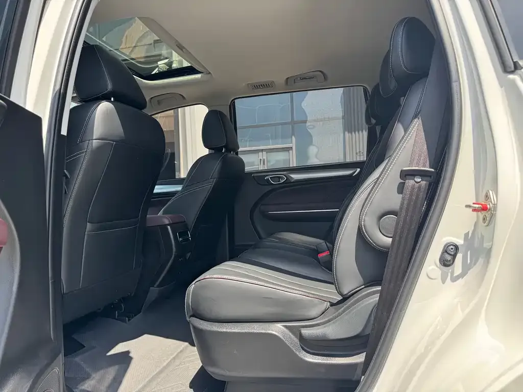 GAC Motor Trumpchi M6 — фото 10