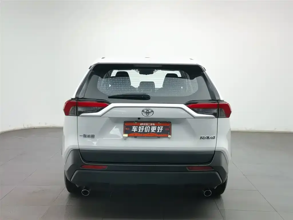 Toyota RAV4 — фото 5