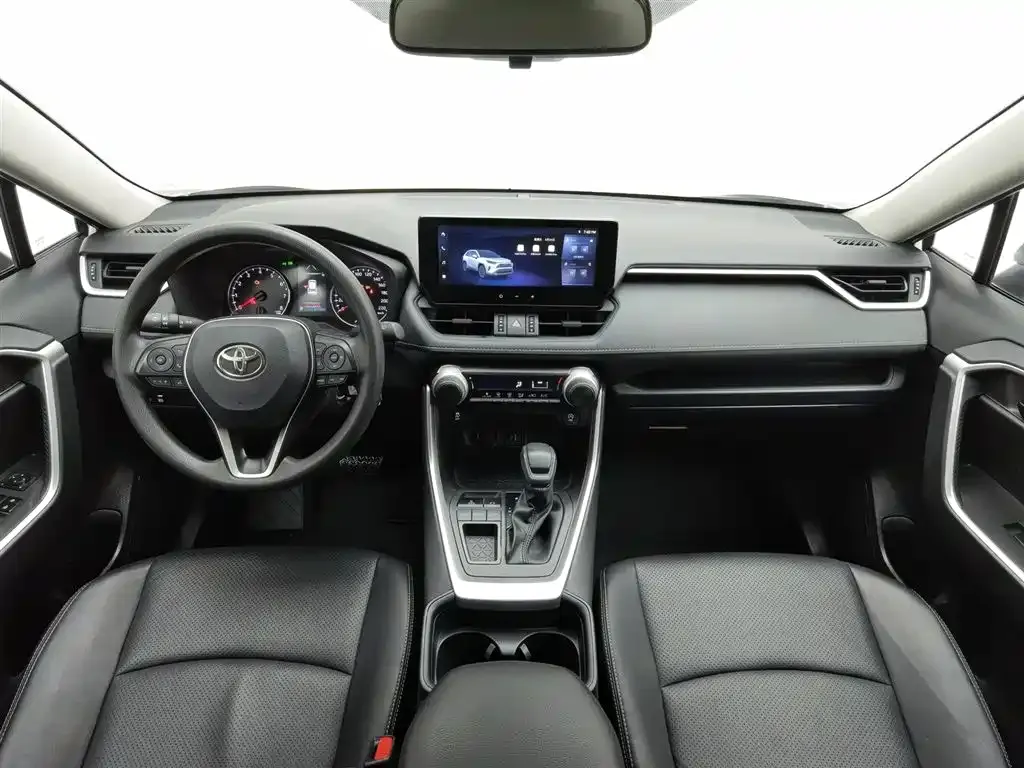Toyota RAV4 — фото 9