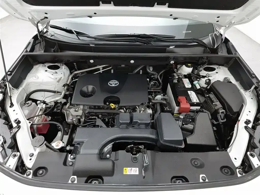 Toyota RAV4 — фото 10
