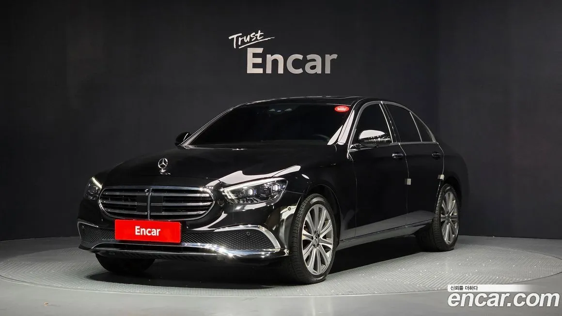 Mercedes-Benz E-Class — фото 1