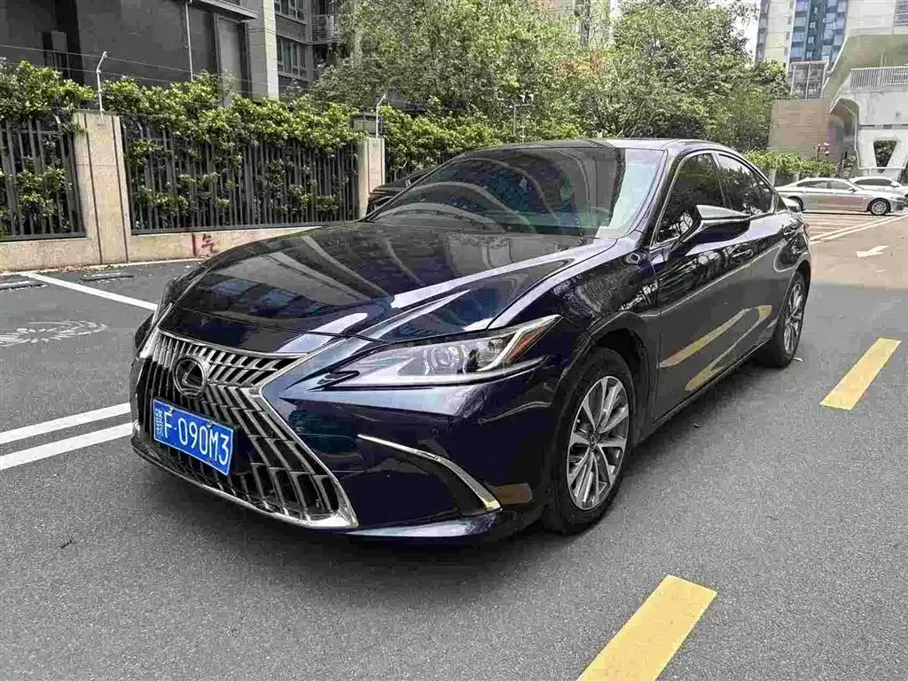 Lexus ES — фото 7