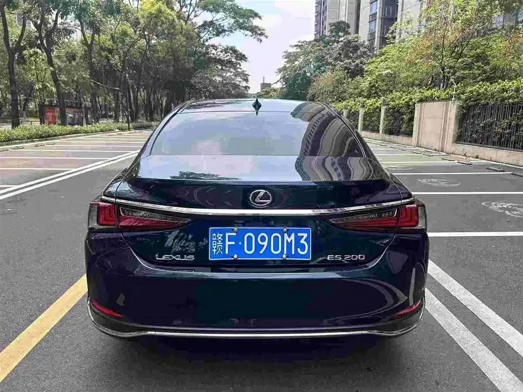 Lexus ES — фото 5