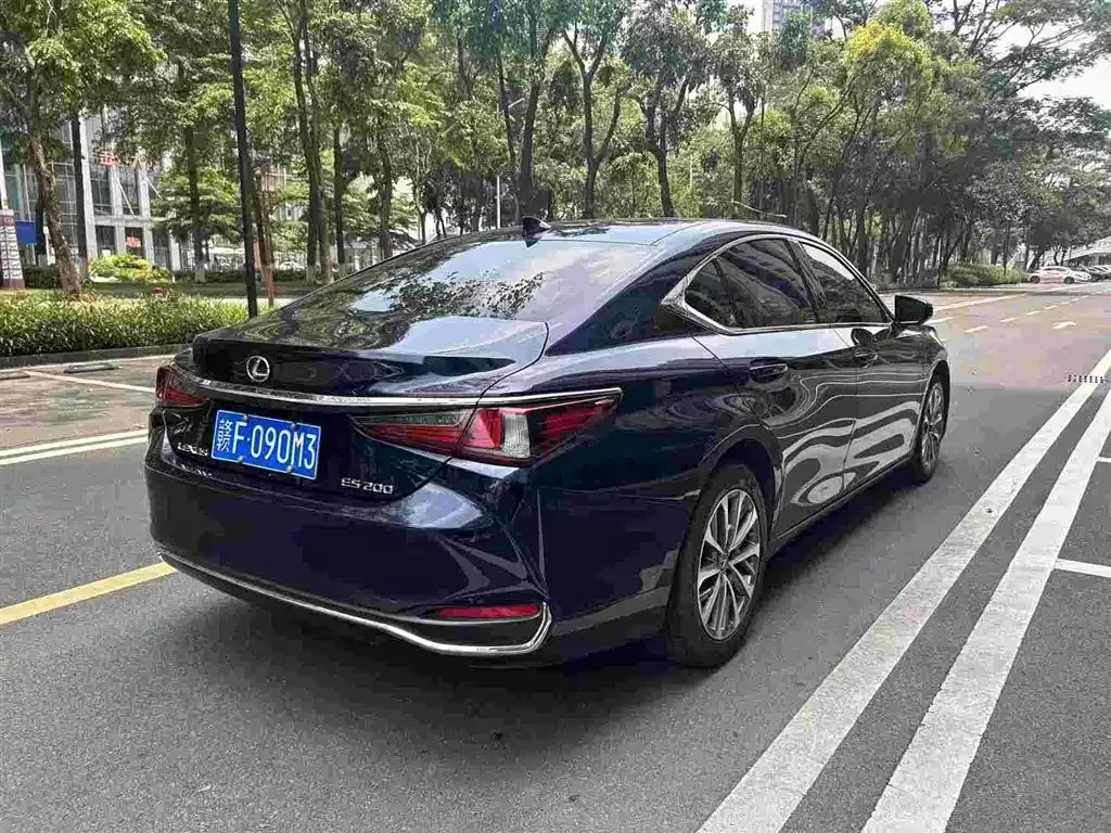 Lexus ES — фото 6
