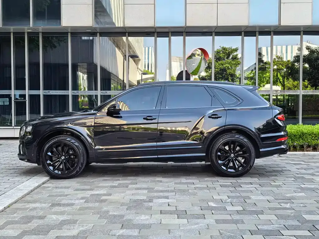 Bentley Bentayga — фото 9