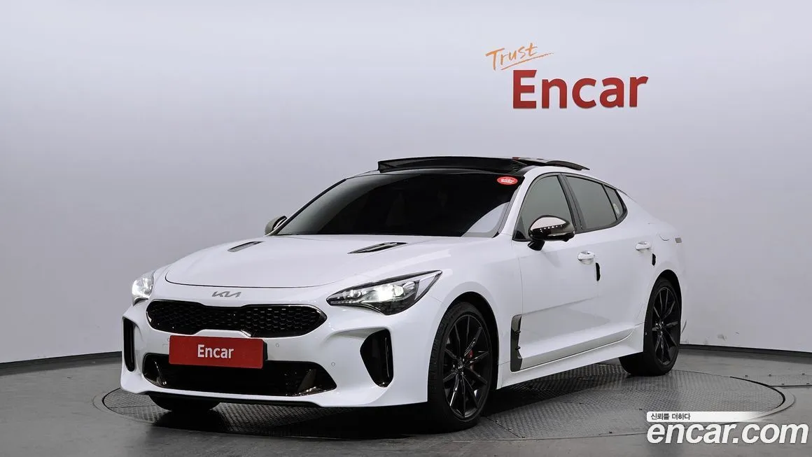 Kia Stinger — фото 1
