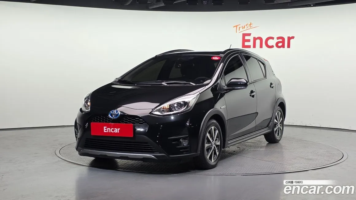 Toyota Prius — фото 1