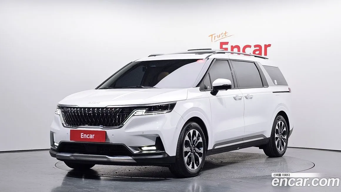 Kia Carnival — фото 1