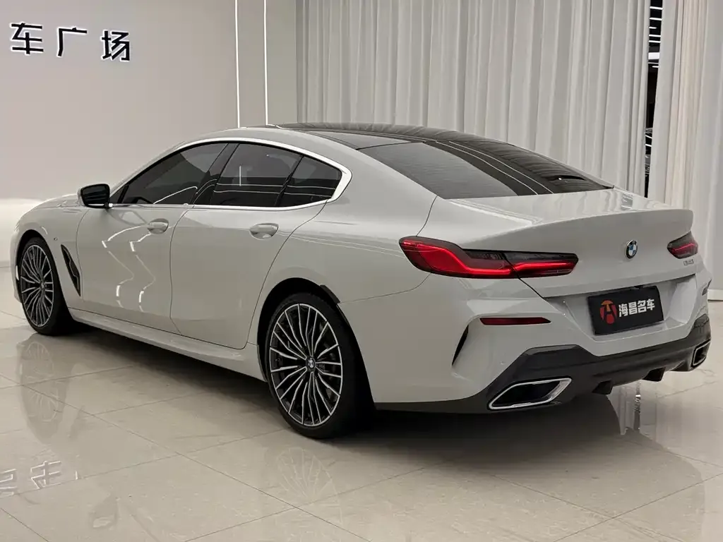 BMW 8 Series — фото 5