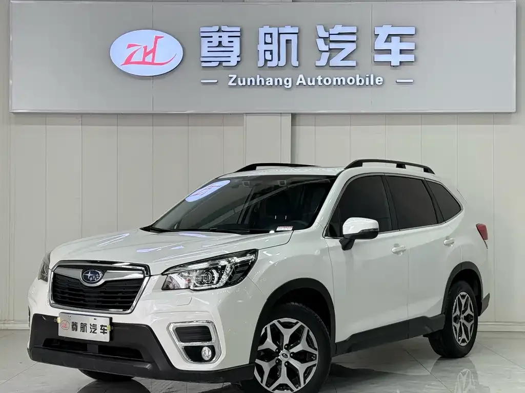 Subaru Forester — фото 1