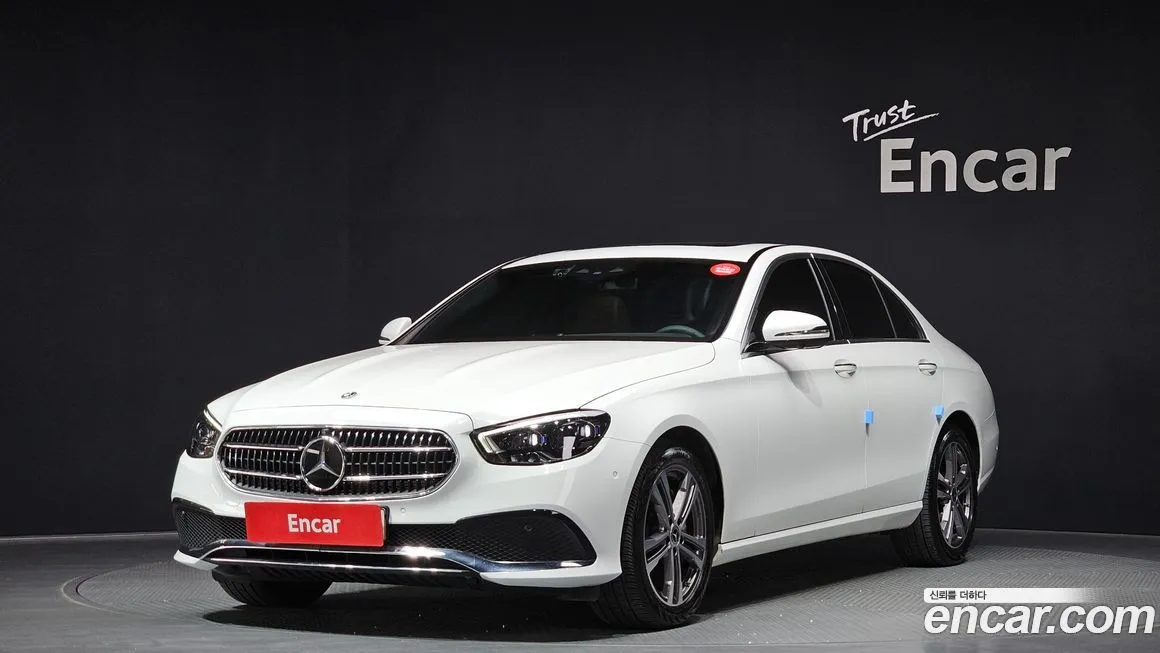 Mercedes-Benz E-Class — фото 1