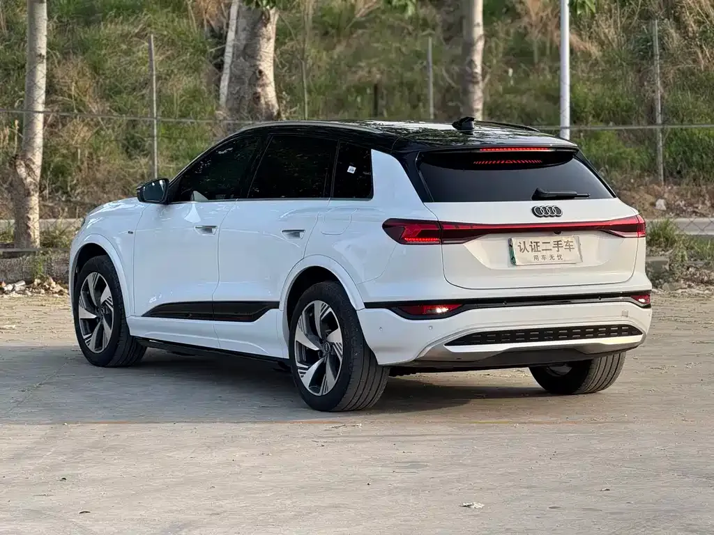 Audi Q6L e-tron — фото 4