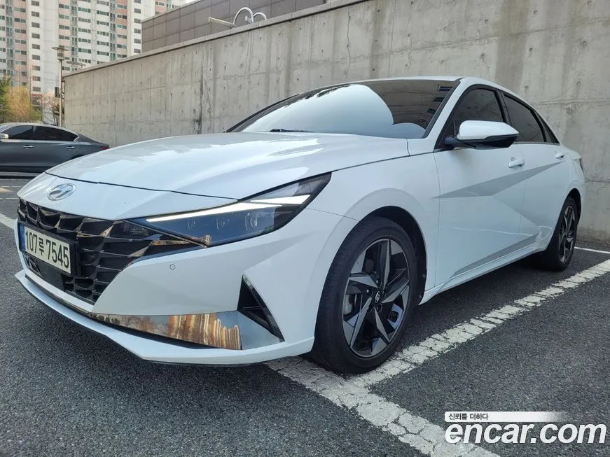 Hyundai AVANTE — фото 1