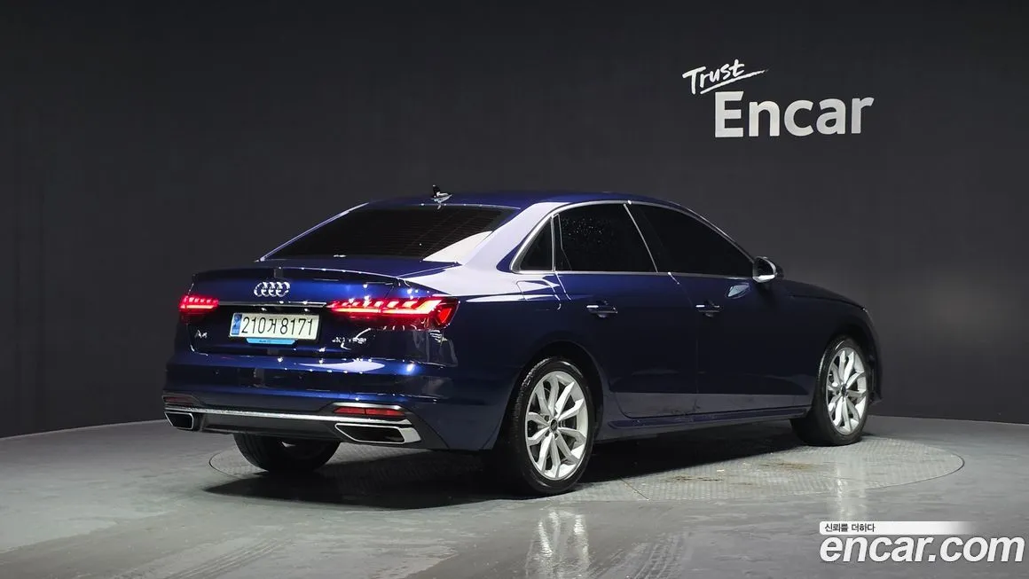Audi A4 — фото 2