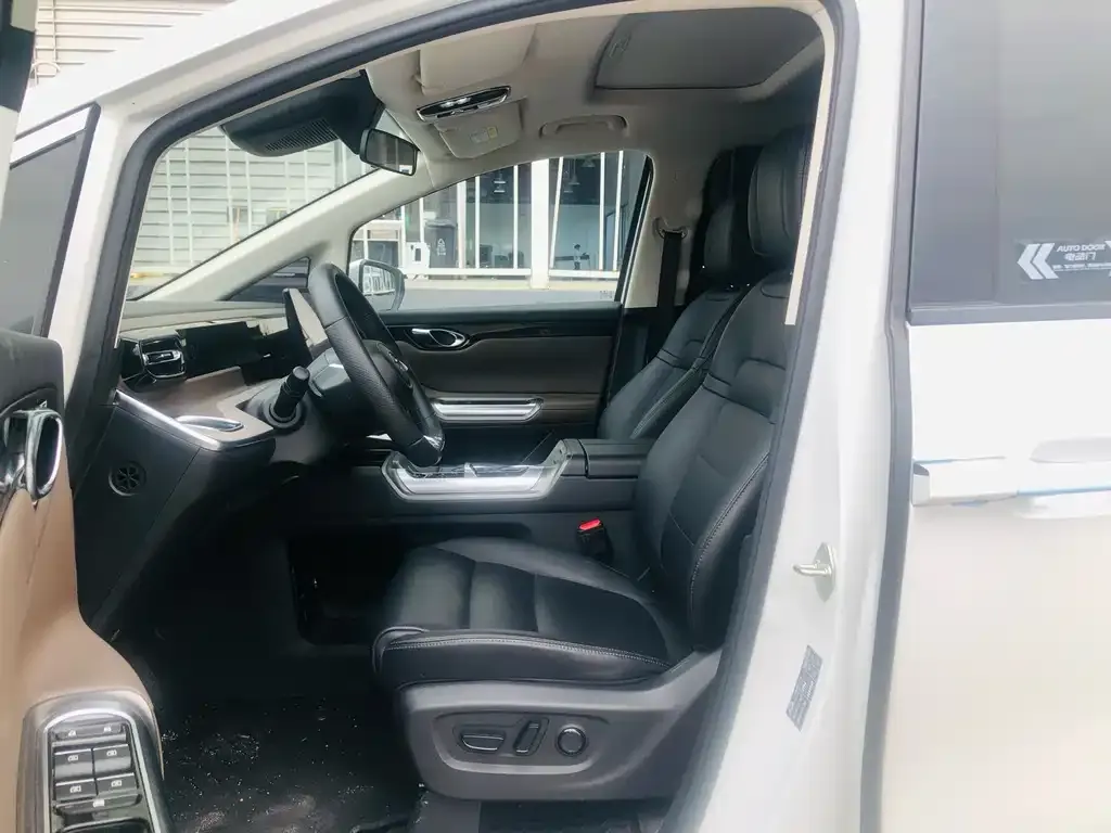 GAC Motor Trumpchi E8 — фото 3