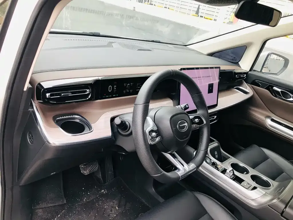 GAC Motor Trumpchi E8 — фото 8