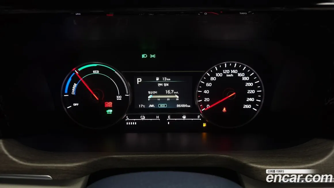 Kia Sorento — фото 8