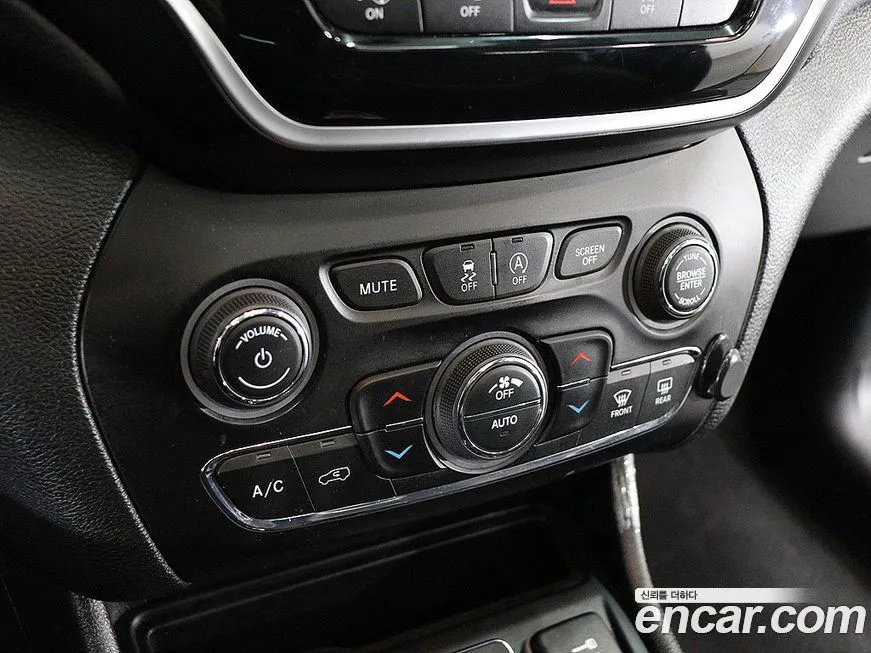 Jeep Cherokee — фото 9