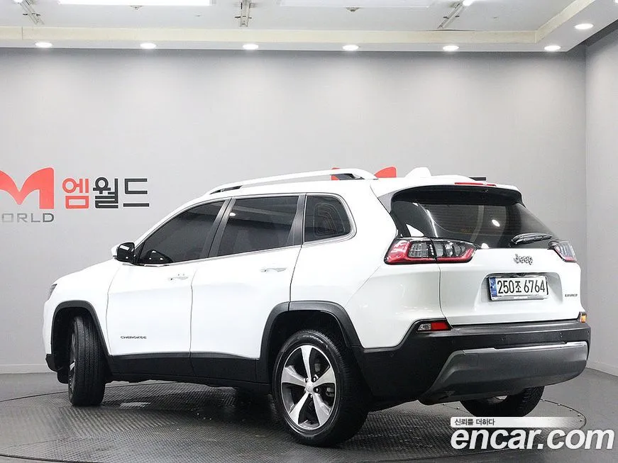 Jeep Cherokee — фото 2