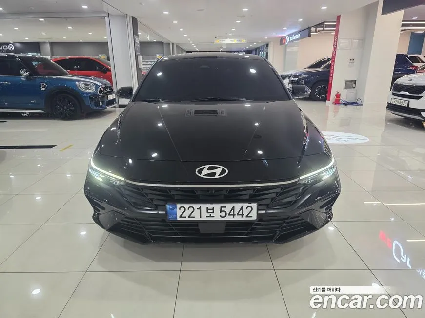 Hyundai AVANTE — фото 1