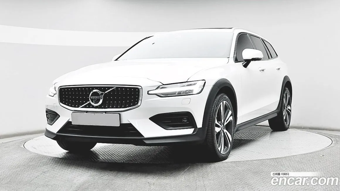 Volvo V60 — фото 1