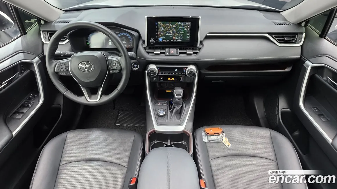 Toyota RAV4 — фото 4