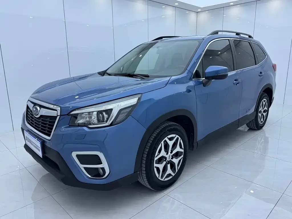 Subaru Forester — фото 1