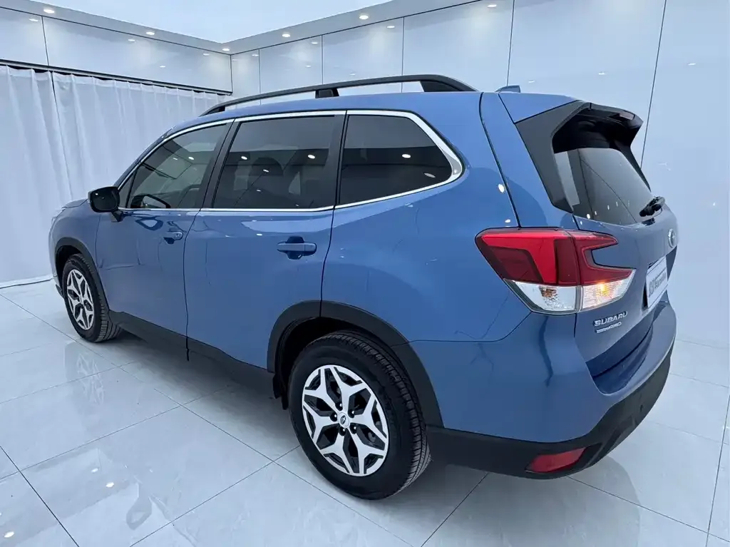 Subaru Forester — фото 5