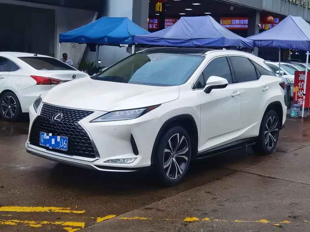 Lexus RX — фото 1